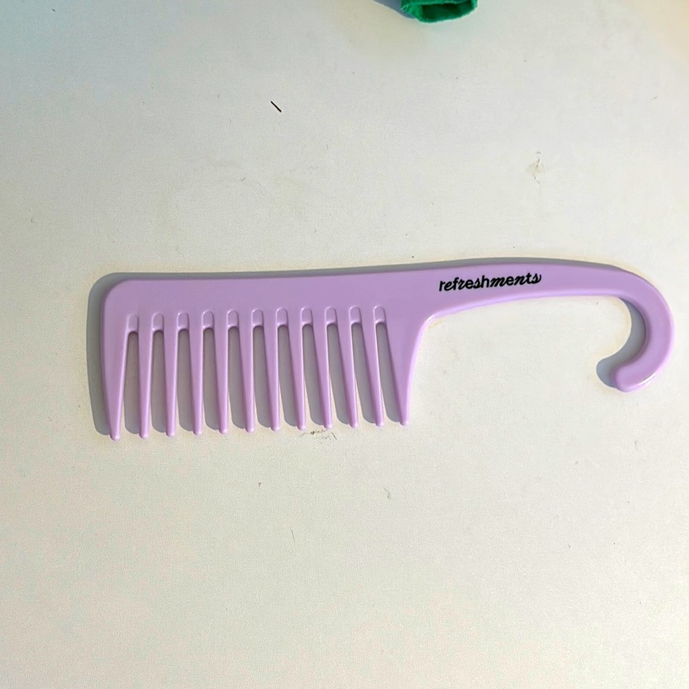 purple comb